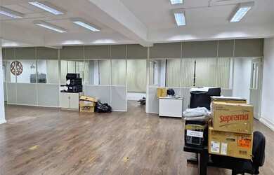 Imagem: O depósito possui 180m² de Área e está localizado em Campos