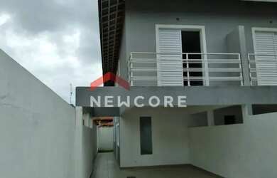 Imagem: A casa possui 3 Dormitórios, 3 Banheiros, 4 Vagas na garagem