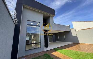 Imagem: A casa possui 3 Dormitórios, 1 Banheiro, 1 Vaga na garagem