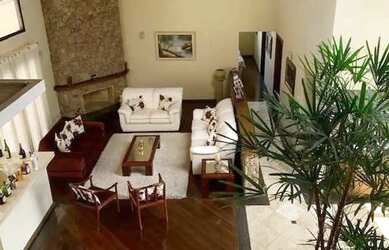 Imagem: A casa em condomínio possui 4 Dormitórios, 5 Banheiros, 4