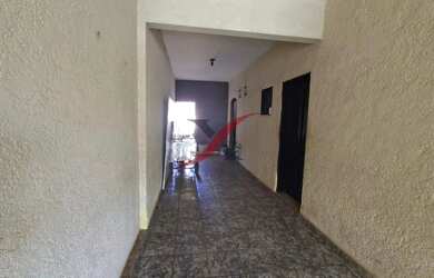 Imagem: A casa possui 3 Dormitórios, 2 Banheiros, 1 Vaga na garagem