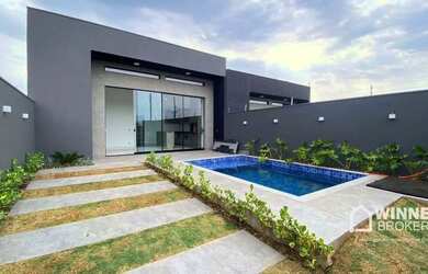 Imagem: A casa possui 3 Dormitórios, 3 Banheiros, 3 Vagas na garagem