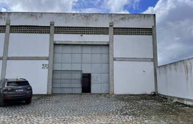 Imagem: O depósito possui 1.600m² de Área e está localizado em