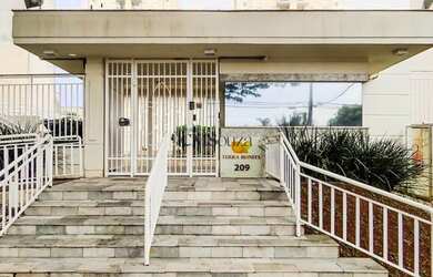 Imagem: O apartamento possui 3 Dormitórios, 2 Banheiros, 1 Vaga na