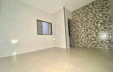 Imagem: A casa possui 1 Dormitório, 1 Banheiro e está localizado