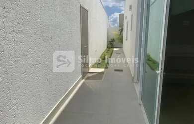 Imagem: A casa em condomínio possui 4 Dormitórios, 5 Banheiros, 4