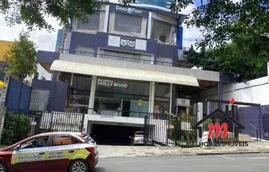 Imagem: O depósito possui 4 Vagas na garagem e 160m² de Área e está