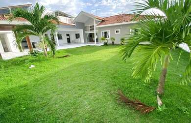 Imagem: A casa em condomínio possui 5 Dormitórios, 5 Banheiros, 5