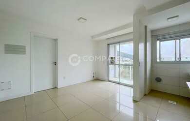 Imagem: O apartamento possui 1 Dormitório, 1 Banheiro, 1 Vaga na garagem