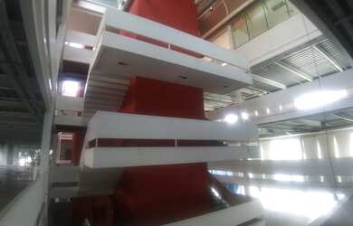 Imagem: O depósito possui 5 Vagas na garagem, 4.800m² de Área e