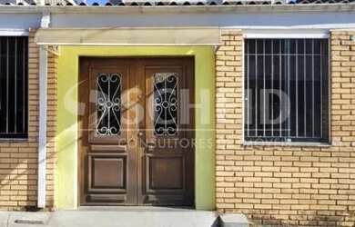 Imagem: O depósito possui 4 Vagas na garagem, 181m² de Área e está