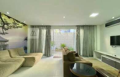 Imagem: A casa em condomínio possui 4 Dormitórios, 3 Banheiros, 4