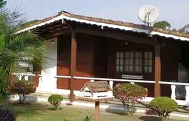 Imagem: A casa em condomínio possui 4 Dormitórios, 5 Banheiros, 4