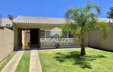 Imagem: A casa possui 2 Dormitórios, 1 Banheiro, 3 Vagas na garagem