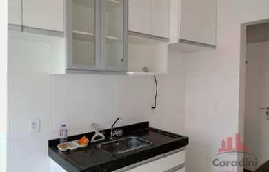 Imagem: O apartamento possui 2 Dormitórios, 1 Banheiro, 1 Vaga na garagem