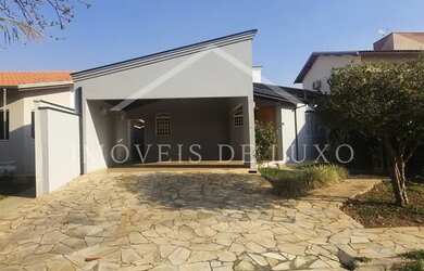 Imagem: A casa em condomínio possui 3 Dormitórios, 3 Banheiros, 250m²