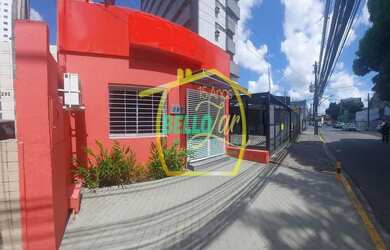 Imagem: A casa possui 5 Dormitórios, 3 Banheiros, 210m² de Área e