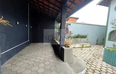 Imagem: A casa possui 3 Dormitórios, 5 Banheiros, 2 Vagas na garagem