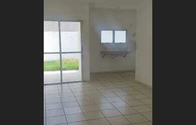 Imagem: A casa em condomínio possui 3 Dormitórios, 2 Banheiros, 2