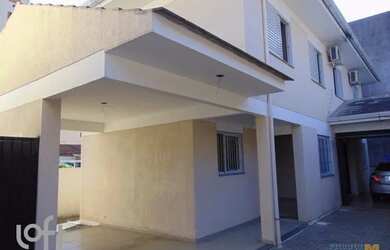 Imagem: A casa em condomínio possui 2 Dormitórios, 2 Banheiros, 1