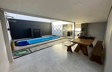 Imagem 4: CASA. Piscina, Churrasqueira, 200m² de Áreae3 Vagas na garagem