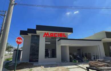 Imagem: A casa em condomínio possui 3 Dormitórios, 5 Banheiros, 4