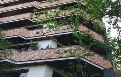 Imagem: O apartamento possui 4 Dormitórios, 1 Banheiro, 4 Vagas na