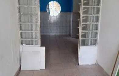 Imagem: A casa possui 1 Dormitório, 1 Banheiro e está localizado