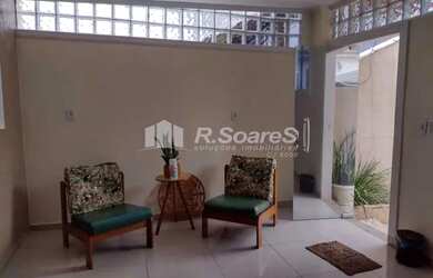 Imagem: A casa possui 2 Dormitórios, 2 Banheiros, 1 Vaga na garagem