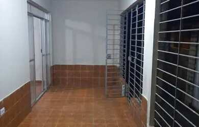 Imagem: A casa para alugar possui 2 Dormitórios, 1 Banheiro, 110m²