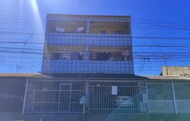 Imagem: A casa possui 2 Dormitórios, 2 Banheiros, 1 Vaga na garagem