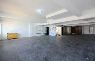 Imagem: A casa possui 3 Dormitórios, 5 Banheiros, 5 Vagas na garagem