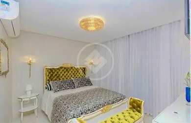 Imagem: O apartamento possui 3 Dormitórios, 1 Banheiro, 5 Vagas na