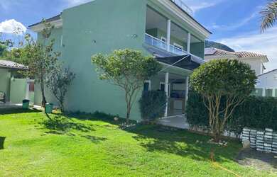 Imagem: A casa em condomínio possui 4 Dormitórios, 5 Banheiros, 2