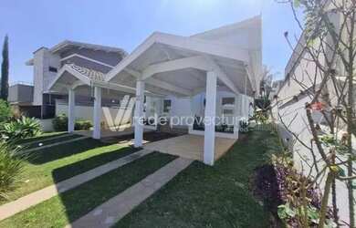 Imagem: A casa em condomínio possui 3 Dormitórios, 4 Banheiros, 4