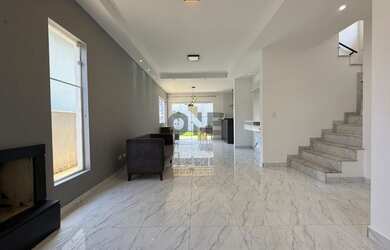 Imagem: A casa em condomínio possui 3 Dormitórios, 3 Banheiros, 2