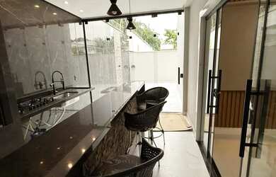 Imagem 3: FORREST HILL5 QUARTOS SENDO 3 SUÍTES, 400M2, ARMÁRIOS E AR, ÁREAC GOUMERT...