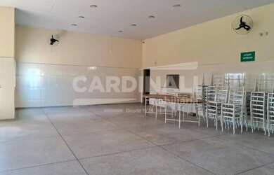 Imagem 9: Salão comercial, tipo área de lazer completo com piscinas e ótima localização