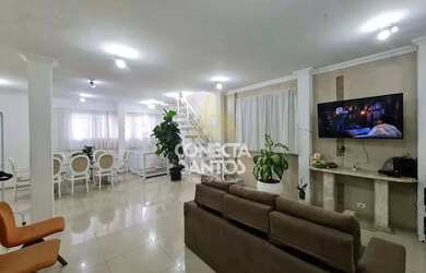 Imagem: A casa possui 4 Dormitórios, 3 Banheiros, 2 Vagas na garagem