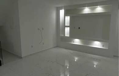 Imagem: A casa possui 3 Dormitórios, 3 Banheiros e está localizado