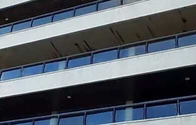 Imagem: O apartamento possui 4 Dormitórios, 5 Banheiros, 3 Vagas na