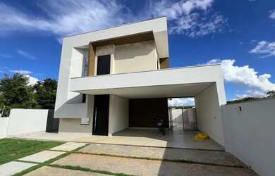 Imagem: A casa em condomínio possui 3 Dormitórios, 2 Banheiros, 4