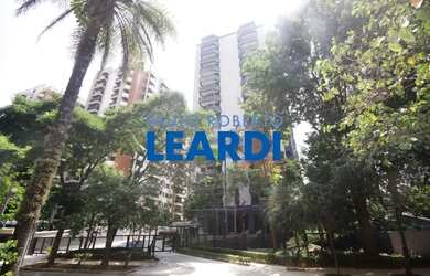 Imagem: O apartamento possui 3 Dormitórios, 3 Banheiros, 2 Vagas na