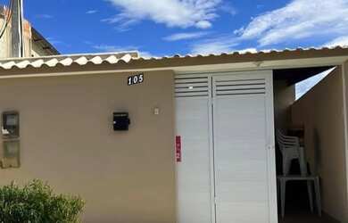 Imagem: A casa possui 2 Dormitórios, 2 Banheiros e 1 Vaga na garagem