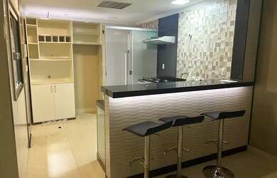 Imagem: O apartamento possui 2 Dormitórios, 1 Banheiro, 1 Vaga na garagem