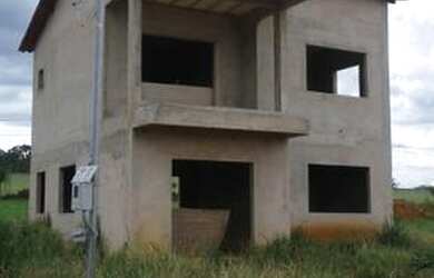 Imagem: A casa em condomínio possui 3 Dormitórios, 5 Vagas na garagem