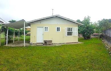 Imagem: A casa possui 2 Dormitórios, 1 Banheiro, 1 Vaga na garagem