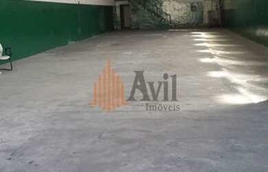 Imagem: O depósito possui 3 Vagas na garagem, 980m² de Área e está