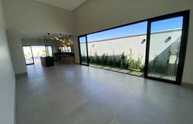 Imagem: A casa em condomínio possui 3 Dormitórios, 4 Banheiros, 4