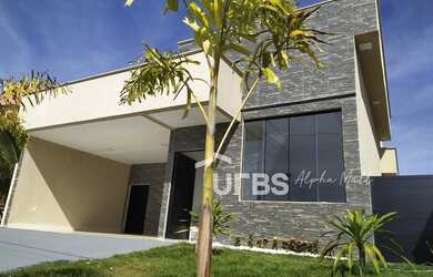 Imagem: A casa em condomínio possui 3 Dormitórios, 4 Banheiros, 2